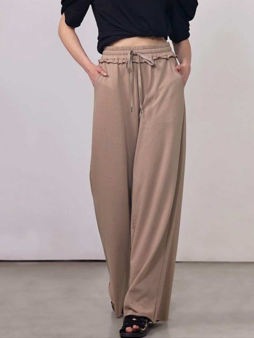 A2-0614 Beachy Wide-Leg Drawstring Waist Pants in Ashe Mocha Tan